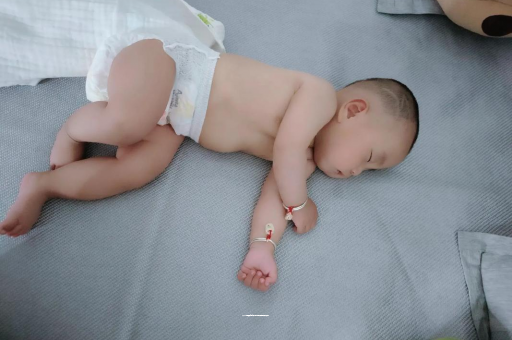 昌邑三个月宝宝抬头不稳